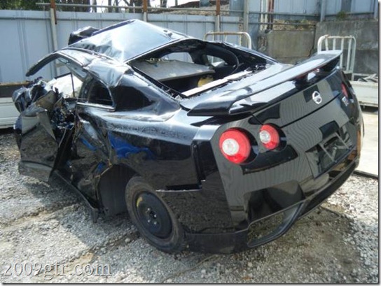 One Very Wrecked Nissan GT-R From Japan - 2009gtr.com